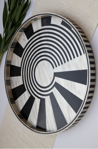 Abstract tray in black