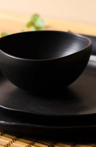 Black Irregular Dinnerware set