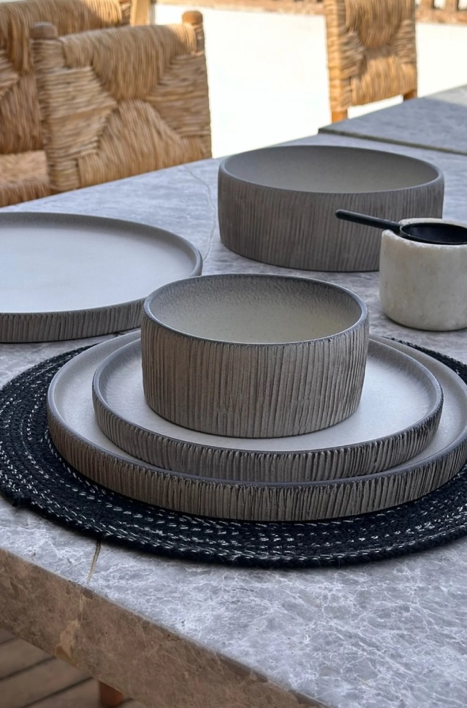 Lined Dinnerware set